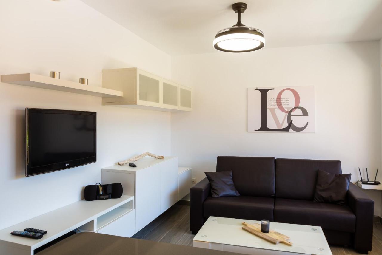 Casa Lucien - Newly Refurbished Apartment With Swimming Pool - Ideal For Couples Corralejo Bagian luar foto